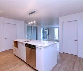 2 rooms apartment of 88m² in Montreal - Photo 2