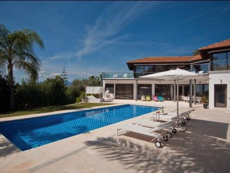 5 bedroom luxury Villa for rent in Nueva Andalucia, Spain - Photo 2