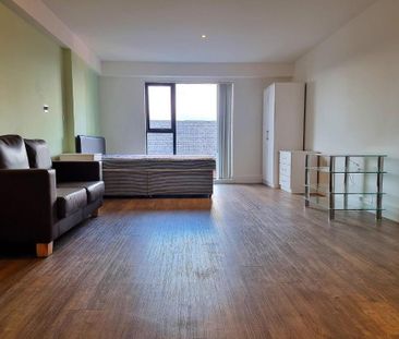 Studio to rent - Photo 2