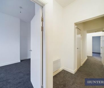 2 bedroom Flat To Let - Photo 5