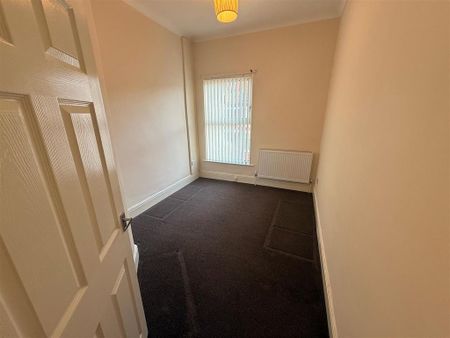 4 bedroom terraced house to rent - Photo 4