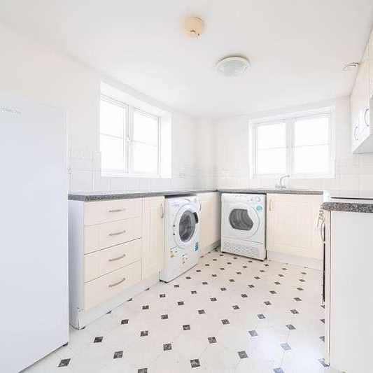 Padstow Road, Churchward, SN2 - Photo 1