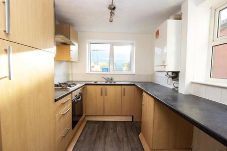 2 bedroom terraced house to rent - Photo 2