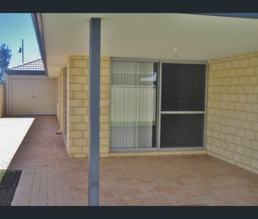 22 Lorne Bend, Secret Harbour, WA 6173 - Photo 3