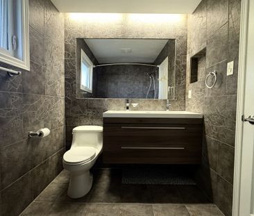 For Lease - 4171 Sawmill Valley Drive, Mississauga, Ontario - Photo 1