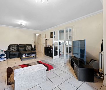 A spacious, two bedroom ground floor apartment in a sought-after lo... - Photo 1