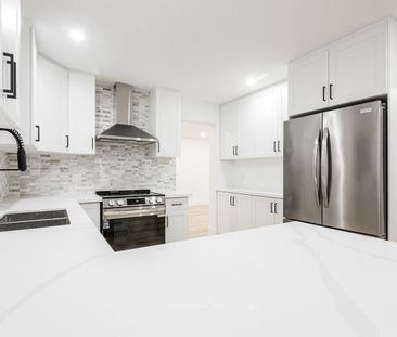 For Lease - 2104 Mississauga Road, Mississauga, Ontario - Photo 3