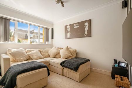 6 bedroom semi-detached house to rent - Photo 2