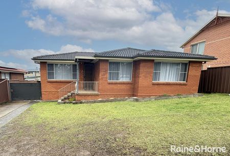 Renovated in prime location! - Photo 3
