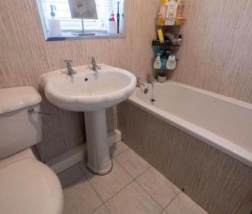 2 bedroom semi-detached house to rent - Photo 6