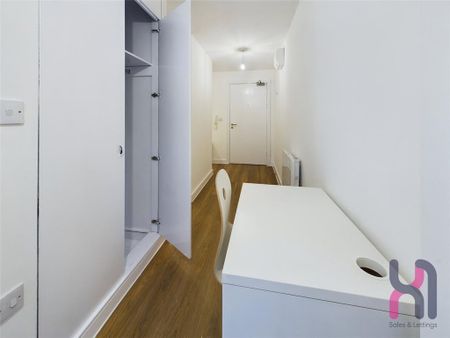 Studio to rent - Photo 2