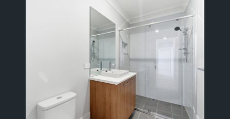 Modern 2 Bedroom Home in Prime Location - Photo 5