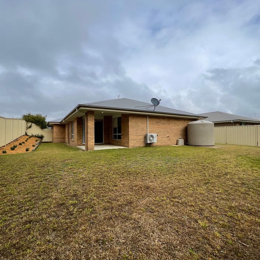 30 Royce Crescent - Photo 1