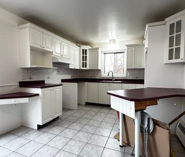 402 Rue Cadillac, Longueuil (Le Vieux-Longueuil), QC J4L - Photo 4