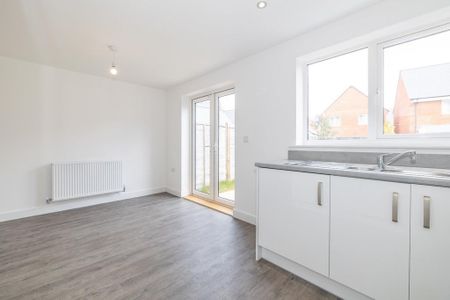 3 bedroom semi-detached house to rent - Photo 3