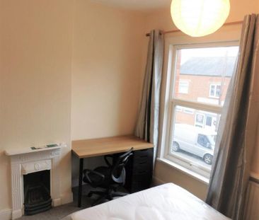 3 bedroom terraced house to rent - Photo 4