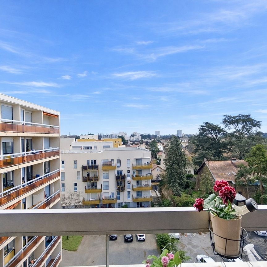 Appartement T2 Bron à louer - Photo 1