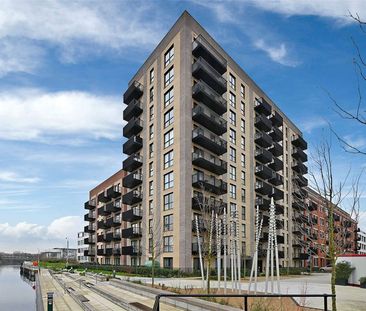 A brand new one bedroom Flat with balcony and lift access in Hayes. - Photo 1