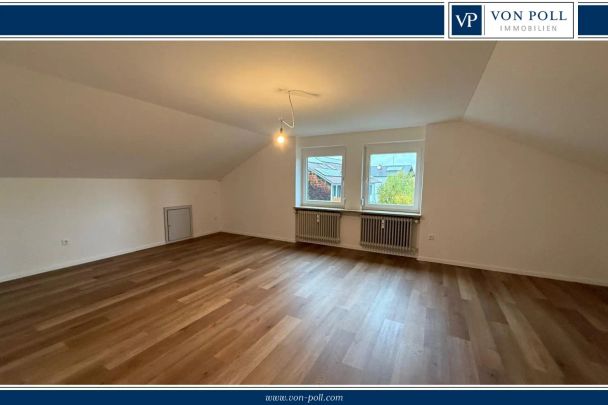 Dachgeschosswohnung frisch saniert und renoviert inkl. neue Einbauküche - Photo 1