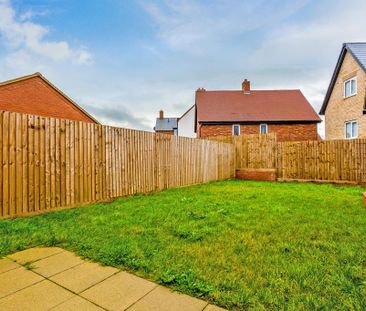 3 bedroom semi-detached house to rent - Photo 2