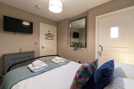 Flat 2 , 12 Priory Street - Photo 5