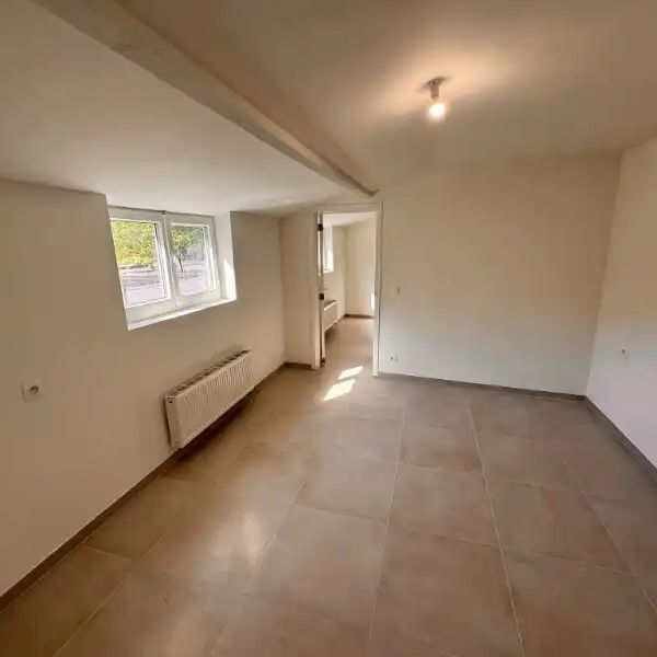 --- NIEUW --- Gerenoveerd 2-slaapkamerappartement nabij UZ! - Photo 1