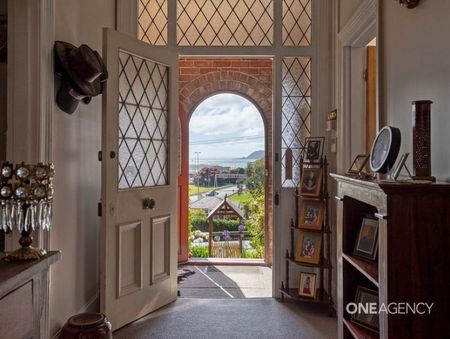 Character Home with stunning views - Photo 4