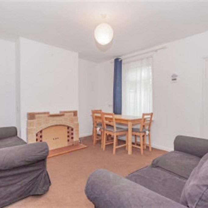 4 bedroom terraced house to rent - Photo 1
