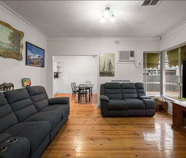 Charming Family Home on Generous Allotment in Prime Tranmere Location - Photo 2