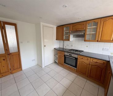 2 bedroom semi-detached house to rent - Photo 6