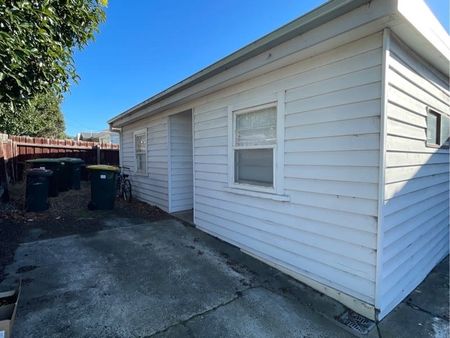 12-bedroom shared house, North Valley Road - Photo 5