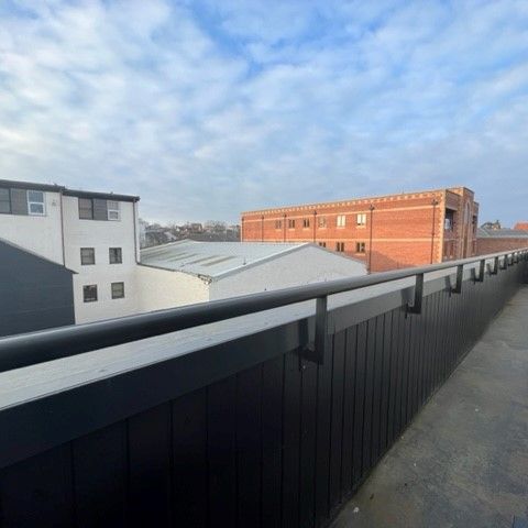 Modern 2-Bedroom, 2-Bathroom Student Apartment in Portswood, Southampton - Photo 1