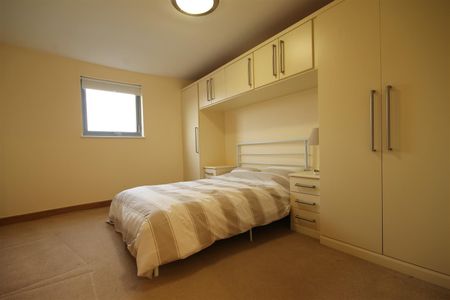 Forth Bank Tower, City Centre - Photo 4