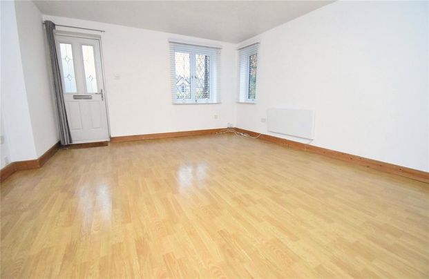 2 bedroom maisonette to rent - Photo 1