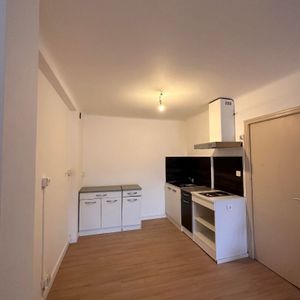 Location Appartement 1 pièce 43m² - Photo 2