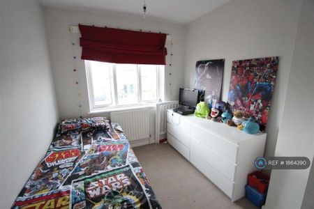 3 bedroom terraced house to rent - Photo 3