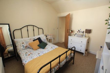 2 Bedroom Houses, Wrexham - Photo 3