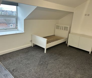 Room in a Shared House, Trafalgar Road, CH44 - Photo 1