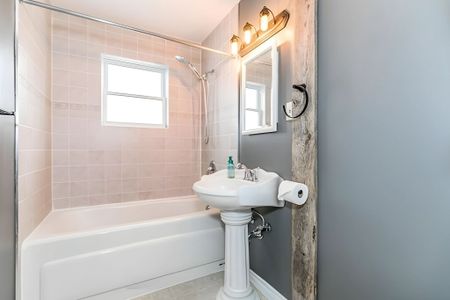 For Lease - 5 Shannon Street Unit# Upper, Barrie, Ontario - Photo 4