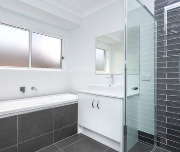 Modern family living - Photo 6