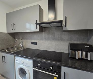 5 Benhill Road, Sutton SM1, London - Photo 1