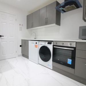 Joel Street, Pinner - Photo 2