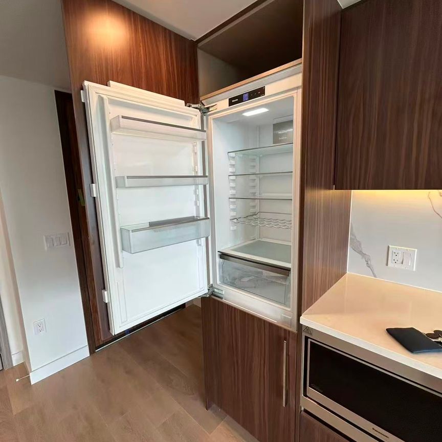 For Lease - 3 Concord Cityplace Way Unit# 4702, Toronto, Ontario - Photo 1