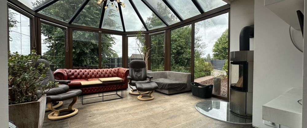 Großzügige Wohnung mit pflegeleichtem Garten - Foto 1