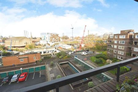 Romulus Court, Brentford Dock, TW8 - Photo 3