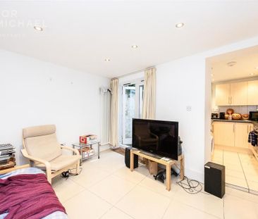 4 bedroom terraced house to rent - Photo 1