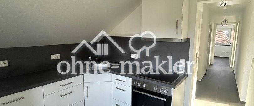 Moderne 3-Zimmer-Dachgeschosswohnung mit Balkon - Photo 1