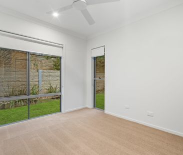 4 Bedroom Home with 3 Living Area's - Photo 4