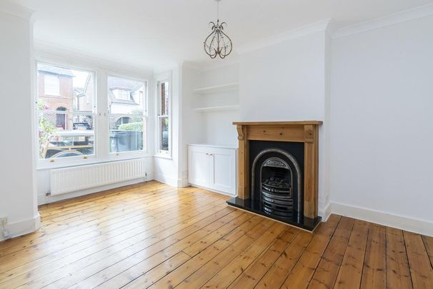 4 bedroom terraced house to rent - Photo 1