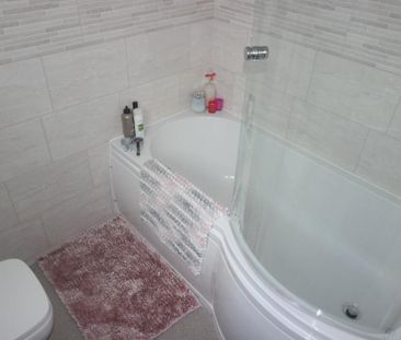 3 bedroom semi-detached house to rent - Photo 6